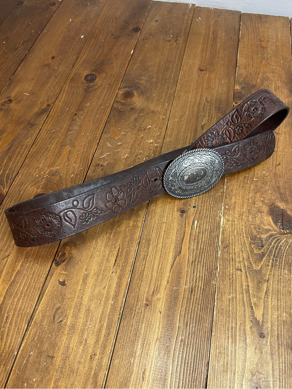Aeropostale size small brown leather belt with embossed floral design